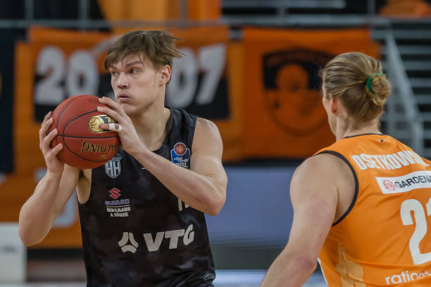 年轻天才的 年轻天才的