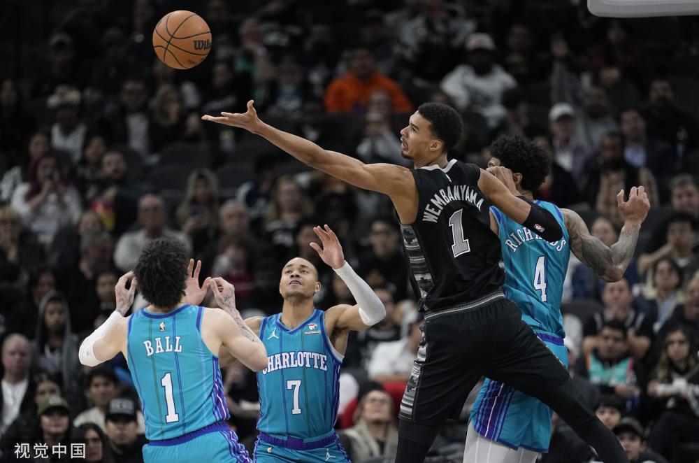 着德布劳内 着德布劳内