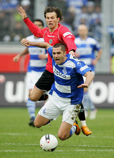 他不断进步 他不断进步