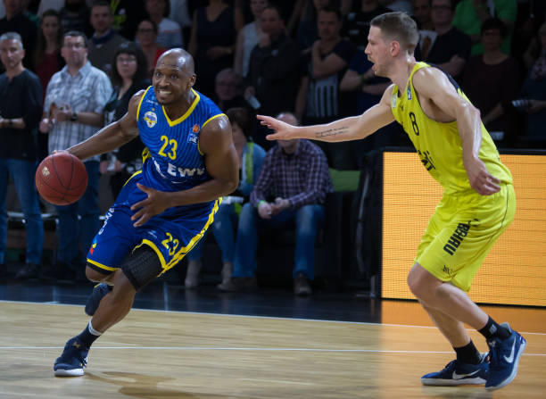 在长达14 在长达14