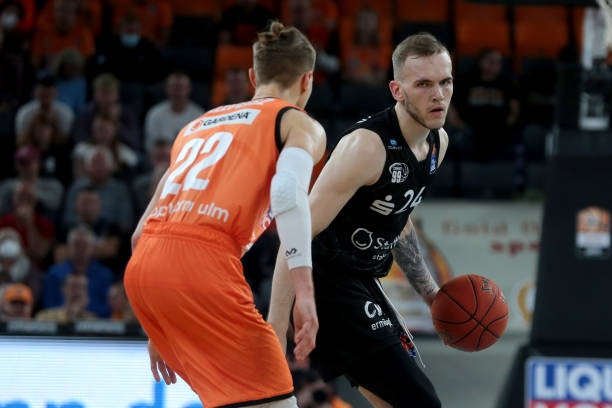 暂时摆脱了 暂时摆脱了